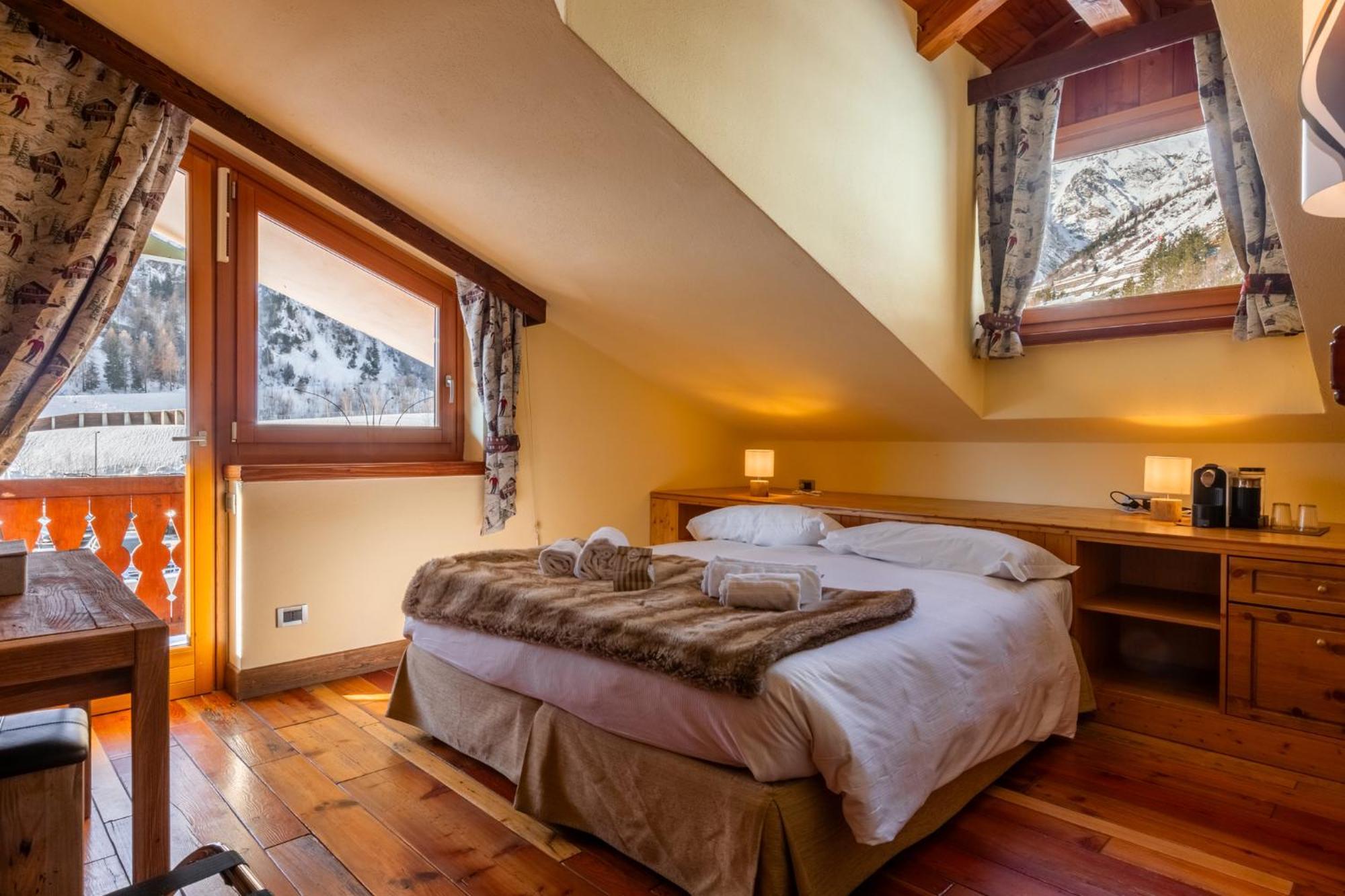 Shatush Hotel Courmayeur Buitenkant foto